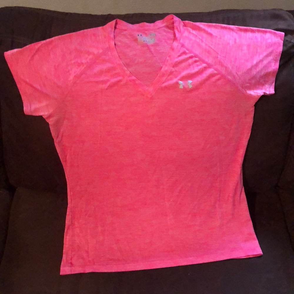 Under Armour Women’s v-neck Semi-Fitted Shirt